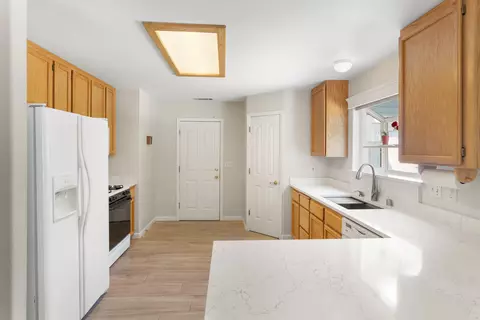 Kitchen - 5923 Jonella Way, Redding, CA 96003 photo 2 of 3