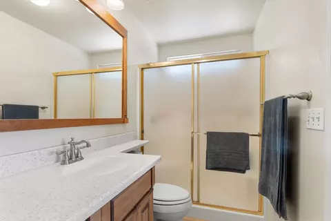 Bath - 5923 Jonella Way, Redding, CA 96003 photo 1 of 2