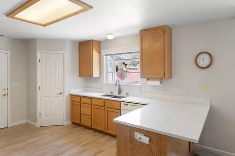 Kitchen - 5923 Jonella Way, Redding, CA 96003 photo 3 of 3