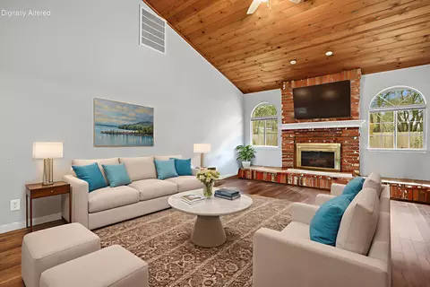 Living - 4646 Alta Camino Dr, Redding, CA 96002 photo 2 of 6