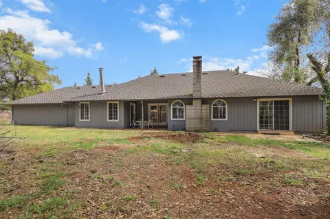 Exterior - 4646 Alta Camino Dr, Redding, CA 96002 photo 3 of 5