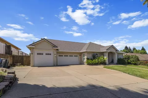Exterior - 558 Fair Hill Dr, Redding, CA 96003 photo 2 of 7