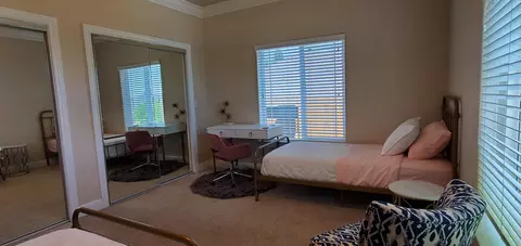 Bedroom - 558 Fair Hill Dr, Redding, CA 96003 photo 6 of 21
