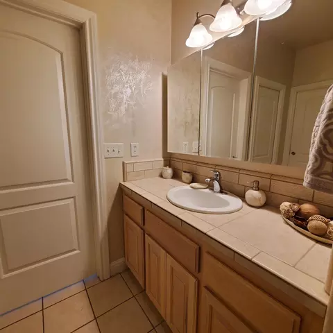 Bath - 558 Fair Hill Dr, Redding, CA 96003 photo 21 of 22