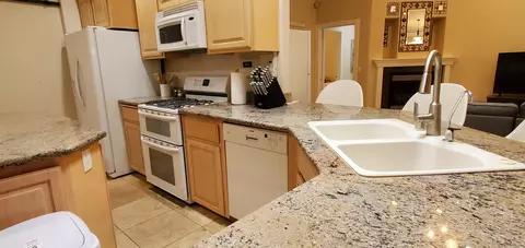Kitchen - 558 Fair Hill Dr, Redding, CA 96003 photo 7 of 13