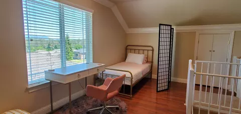 Bedroom - 558 Fair Hill Dr, Redding, CA 96003 photo 3 of 21