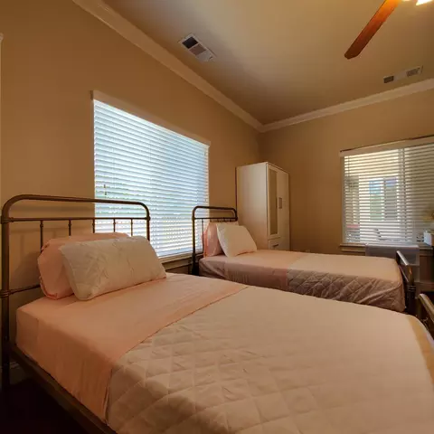 Bedroom - 558 Fair Hill Dr, Redding, CA 96003 photo 17 of 21
