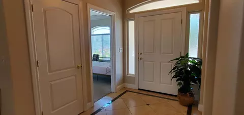 Entry Way - 558 Fair Hill Dr, Redding, CA 96003 photo 3 of 5