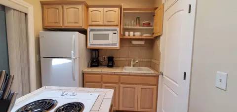 Kitchen - 558 Fair Hill Dr, Redding, CA 96003 photo 13 of 13