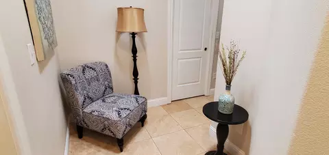 Entry Way - 558 Fair Hill Dr, Redding, CA 96003 photo 4 of 5