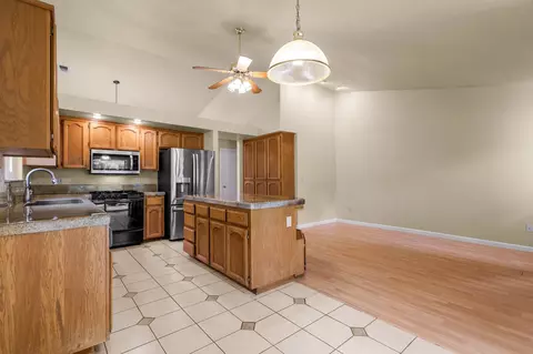 Living - 550 Vansicklen Way, Redding, CA 96003 photo 9 of 9
