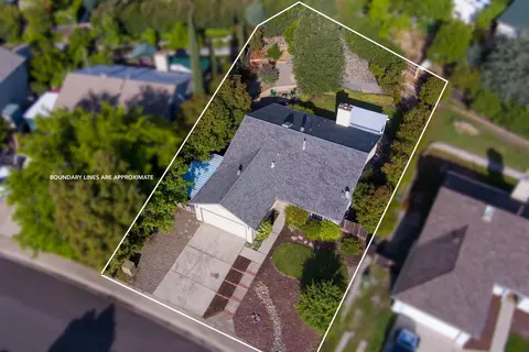 View/Area - 550 Vansicklen Way, Redding, CA 96003 photo 1 of 2
