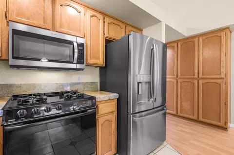 Kitchen - 550 Vansicklen Way, Redding, CA 96003 photo 2 of 3