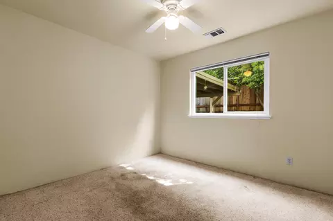 Bedroom - 550 Vansicklen Way, Redding, CA 96003 photo 8 of 15