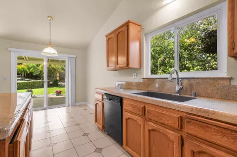 Kitchen - 550 Vansicklen Way, Redding, CA 96003 photo 3 of 3