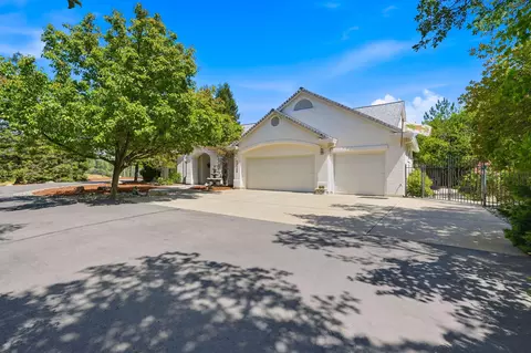 Exterior - 20589 Catka Dr, Redding, CA 96003 photo 2 of 21