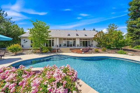 20589 Catka Dr, Redding, CA 96003