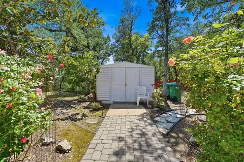 Exterior - 20589 Catka Dr, Redding, CA 96003 photo 18 of 21