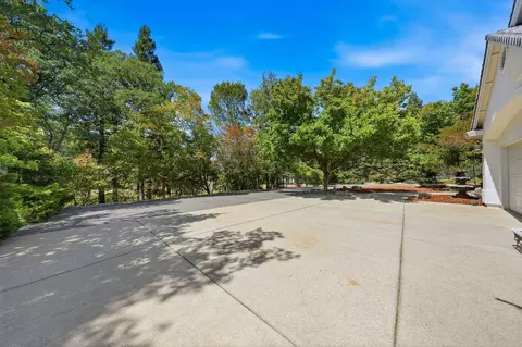 Exterior - 20589 Catka Dr, Redding, CA 96003 photo 19 of 21