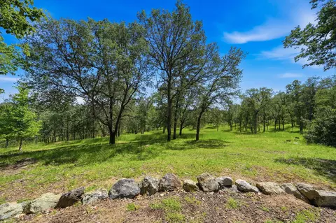 Exterior - 20589 Catka Dr, Redding, CA 96003 photo 17 of 21