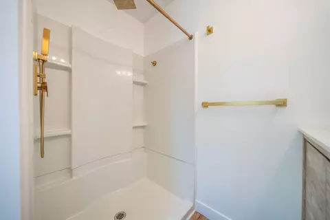Bath - 21855 Graham Rd, Manton, CA 96059 photo 4 of 4