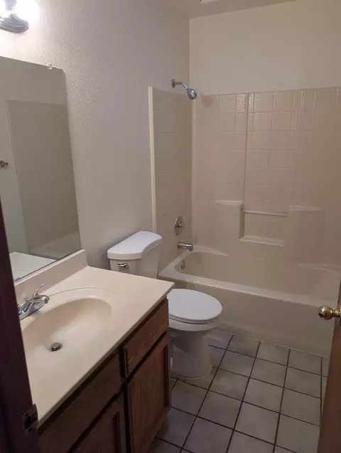 Bath - 1925 Trumpet Dr, Redding, CA 96003 photo 1 of 3