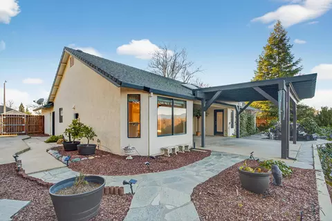 Exterior - 2868 Blue Bell Dr, Redding, CA 96001 photo 4 of 14