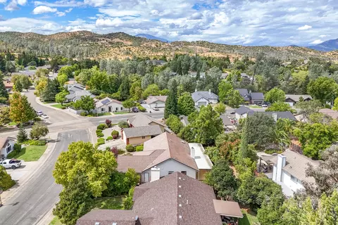 View/Area - 2166 Wicklow St, Redding, CA 96001 photo 9 of 11