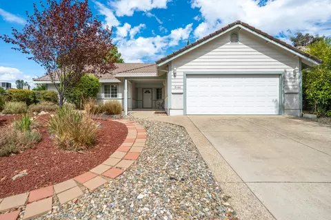 Exterior - 2166 Wicklow St, Redding, CA 96001 photo 16 of 18