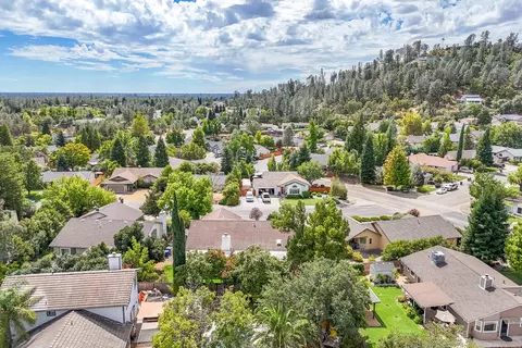 View/Area - 2166 Wicklow St, Redding, CA 96001 photo 11 of 11