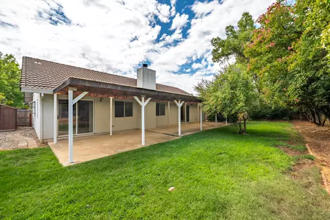 Exterior - 2166 Wicklow St, Redding, CA 96001 photo 6 of 18