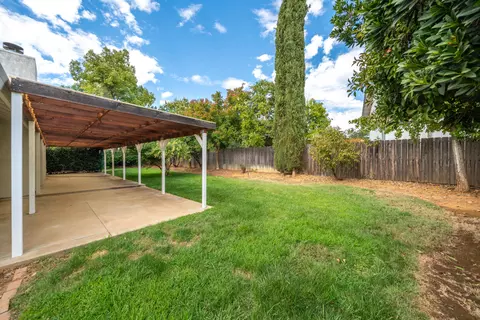 Exterior - 2166 Wicklow St, Redding, CA 96001 photo 7 of 18
