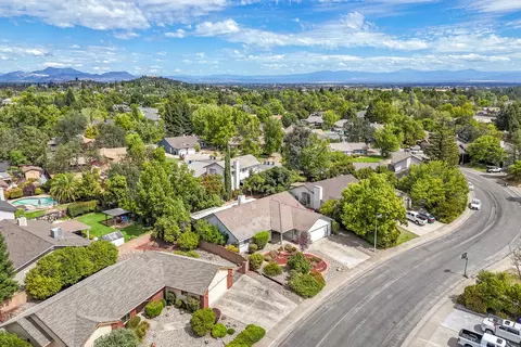 View/Area - 2166 Wicklow St, Redding, CA 96001 photo 6 of 11