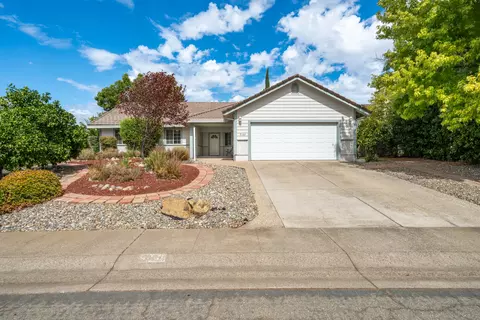 Exterior - 2166 Wicklow St, Redding, CA 96001 photo 2 of 18