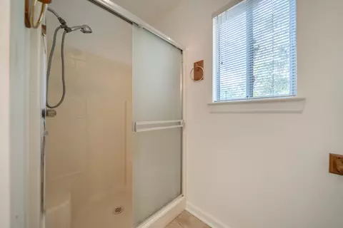 Bath - 2166 Wicklow St, Redding, CA 96001 photo 3 of 3