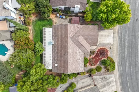 View/Area - 2166 Wicklow St, Redding, CA 96001 photo 5 of 11