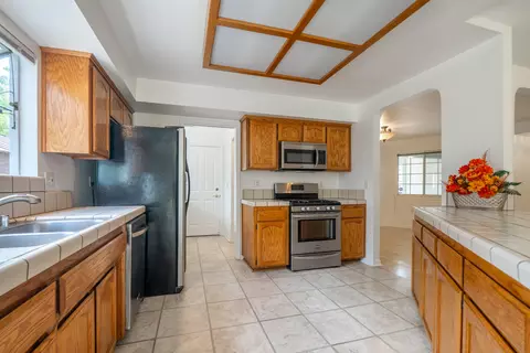 Kitchen - 2166 Wicklow St, Redding, CA 96001 photo 4 of 6