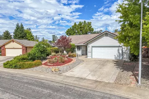 Exterior - 2166 Wicklow St, Redding, CA 96001 photo 17 of 18