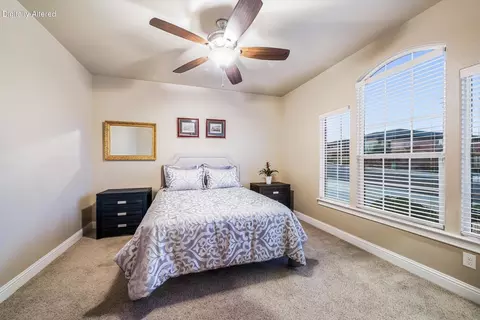 Bedroom - 469 Belvedere Dr, Redding, CA 96003 photo 3 of 5