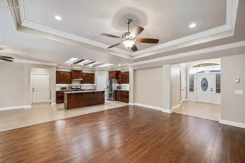 Living - 469 Belvedere Dr, Redding, CA 96003 photo 1 of 5