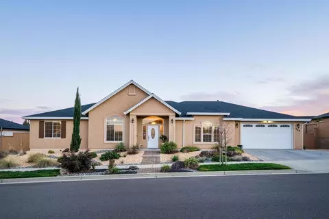 469 Belvedere Dr, Redding, CA 96003