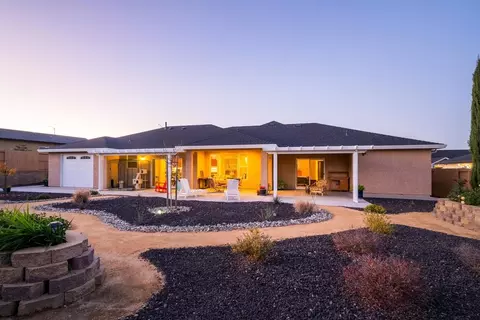 Exterior - 469 Belvedere Dr, Redding, CA 96003 photo 3 of 6