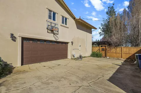 Exterior - 3410 Scenic Dr, Redding, CA 96001 photo 10 of 12