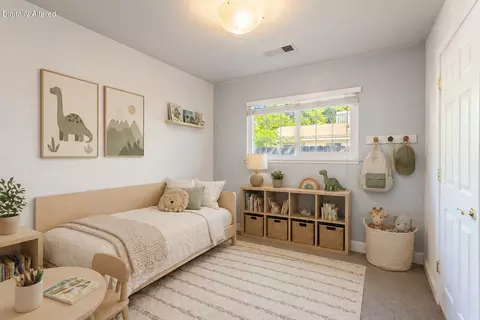 Bedroom - 3562 Orion Way, Redding, CA 96002 photo 5 of 6