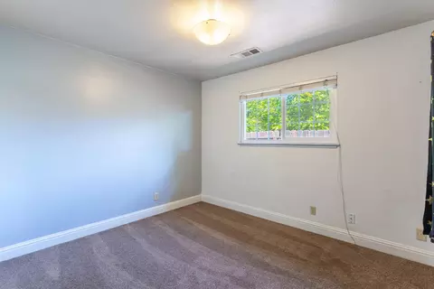 Bedroom - 3562 Orion Way, Redding, CA 96002 photo 4 of 6