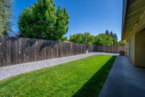 Exterior - 1430 Crosspoint Way, Red Bluff, CA 96080 photo 3 of 10