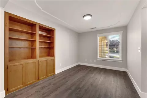 Living - 1430 Crosspoint Way, Red Bluff, CA 96080 photo 4 of 6