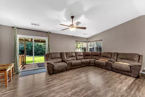 4164 Cirrus St, Redding, CA 96002 photo 6