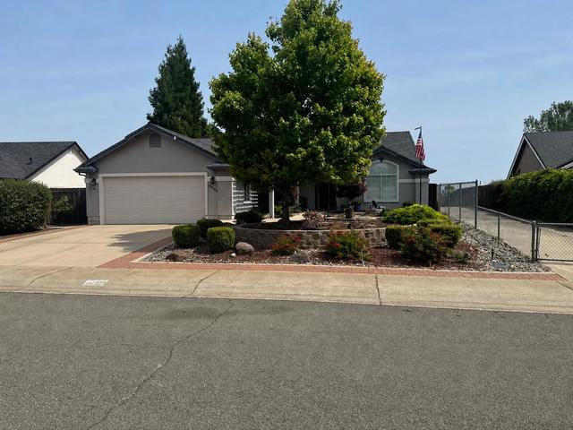 2864 Blue Bell Dr, Redding, CA 96001