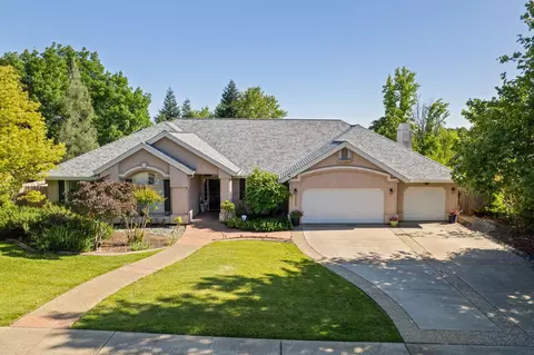 Exterior - 2945 Forest Hills Dr, Redding, CA 96002 photo 2 of 22